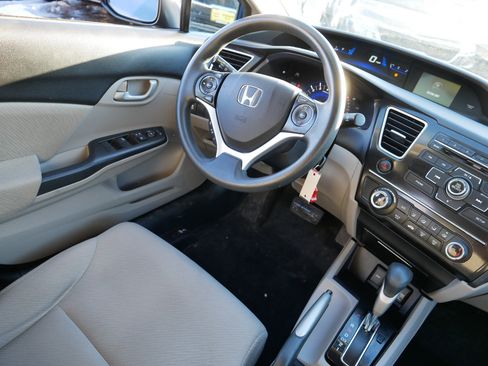 Used 2013 Honda Civic LX image 9