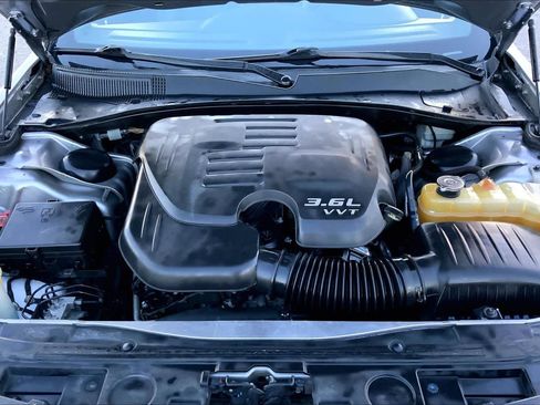 Used 2015 Chrysler 300 S image 30