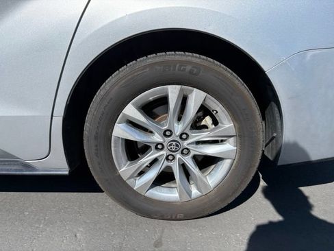 Used 2022 Toyota Sienna Limited AWD/4WD image 11