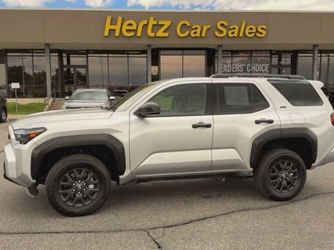 Used 2026 Toyota 4Runner SR5 AWD/4WD image 5