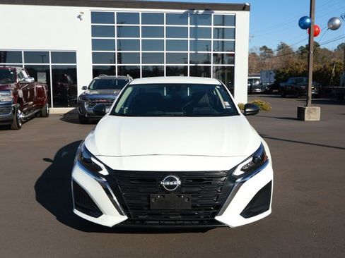 Used 2024 Nissan Altima 2.5 S image 2