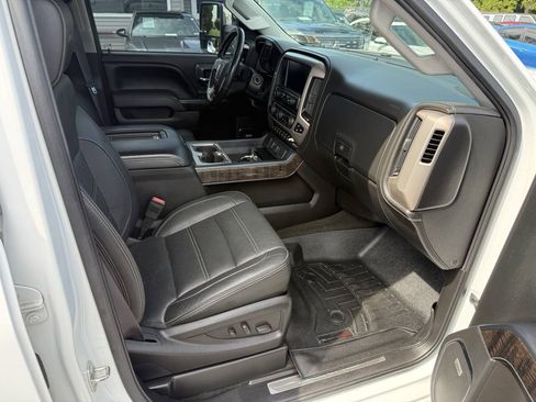 Used 2016 GMC Sierra 3500 Denali w/ Duramax Plus Package AWD/4WD image 9