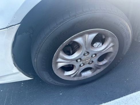 Used 2003 Toyota Corolla FWD image 2