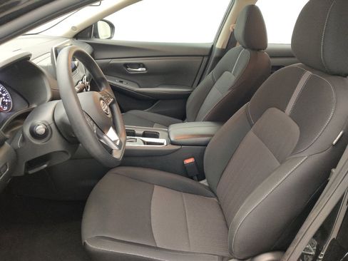 Used 2025 Nissan Sentra SV FWD image 17