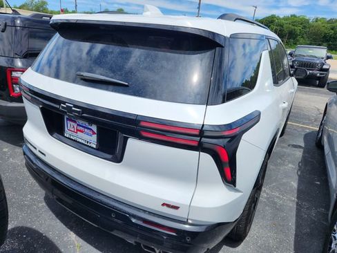 Used 2024 Chevrolet Traverse RS AWD/4WD image 3