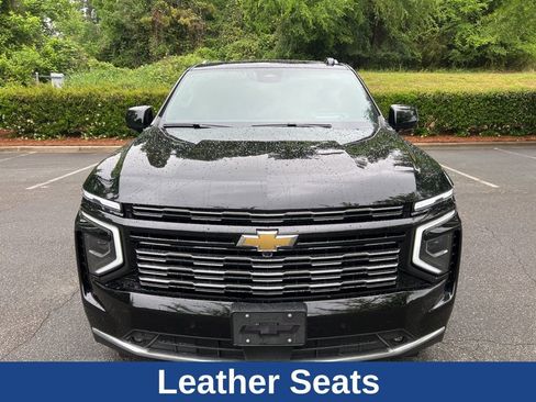 Used 2025 Chevrolet Tahoe High Country AWD/4WD image 3
