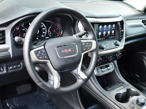 Used 2021 GMC Acadia Denali w/ Denali Technology Package FWD image 42
