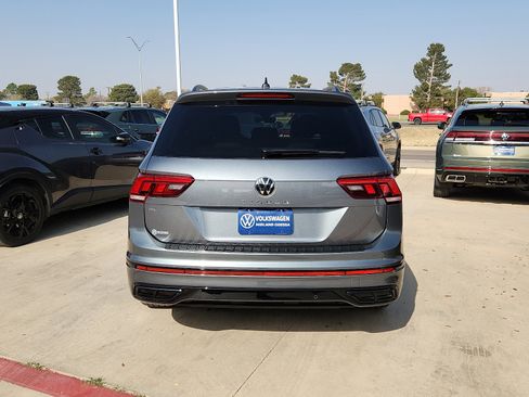 Certified 2024 Volkswagen Tiguan SE R-Line image 6