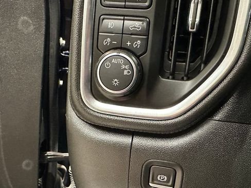 Used 2021 Chevrolet Silverado 1500 LT Trail Boss AWD/4WD image 15