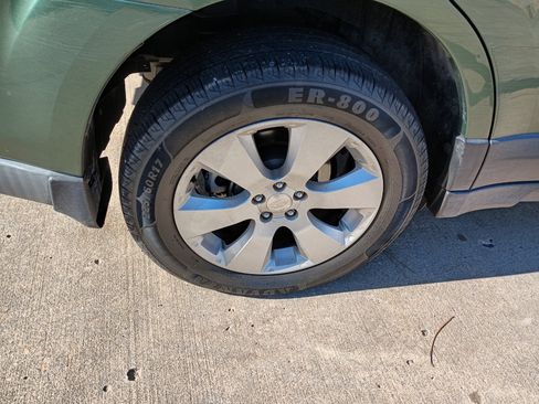 Used 2010 Subaru Outback 2.5i Limited image 32