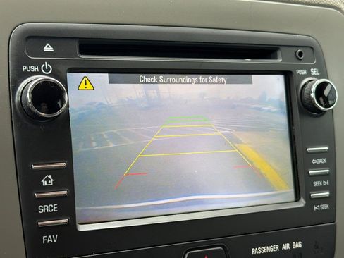 Used 2015 Chevrolet Traverse LS FWD image 21