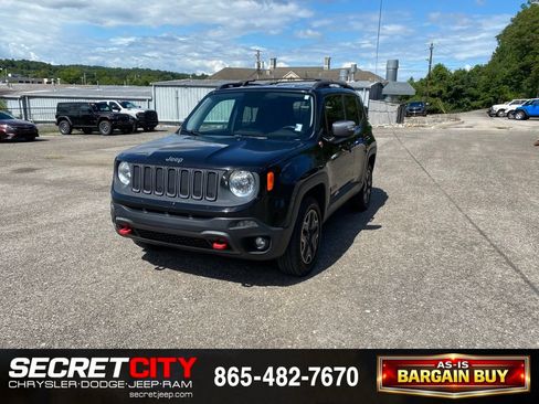 Used 2015 Jeep Renegade Trailhawk AWD/4WD image 1