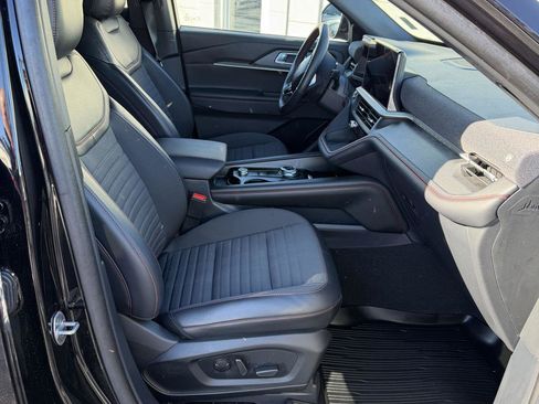 Used 2025 Ford Explorer ST-Line w/ ST-Line Street Pack image 29