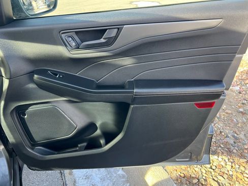 Used 2025 Ford Escape Active image 24