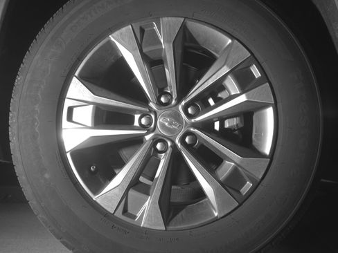 Used 2025 Chevrolet Equinox LT FWD image 13
