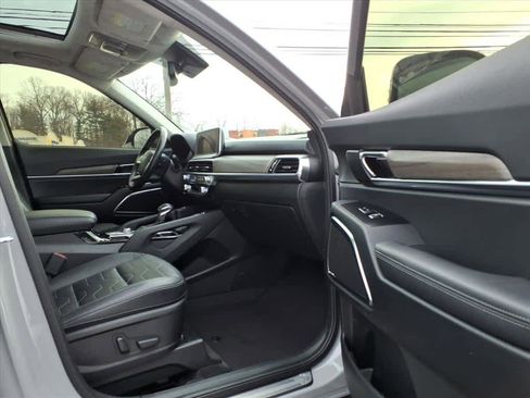 Used 2022 Kia Telluride SX w/ SX Prestige Package image 12