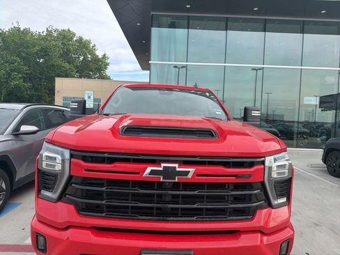 Used 2024 Chevrolet Silverado 2500 LT w/ Z71 Sport Edition AWD/4WD image 2