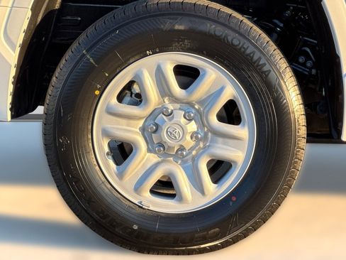 New 2026 Toyota Tundra SR image 10