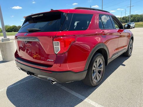 Used 2024 Ford Explorer XLT w/ Equipment Group 202A AWD/4WD image 7