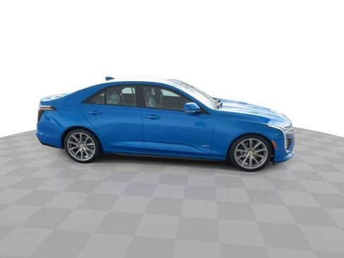 Certified 2025 Cadillac CT4 V RWD image 9