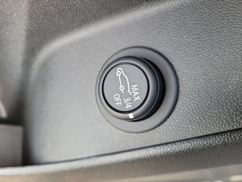 Used 2024 Chevrolet Equinox LT w/ LPO, Floor Liner Package FWD image 14