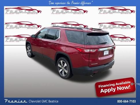Used 2019 Chevrolet Traverse LT w/ LT Premium Package FWD image 3