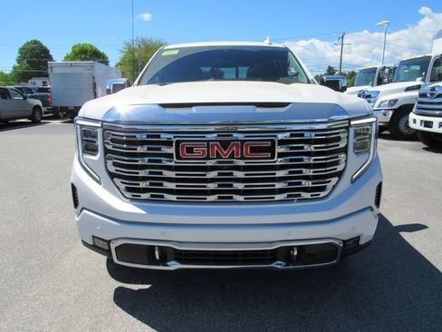Certified 2023 GMC Sierra 1500 Denali w/ Technology Package AWD/4WD image 5