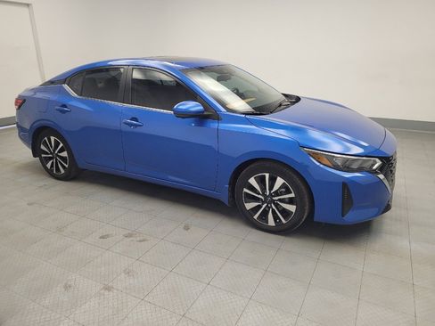 Used 2025 Nissan Sentra SV w/ SV Premium Package image 11