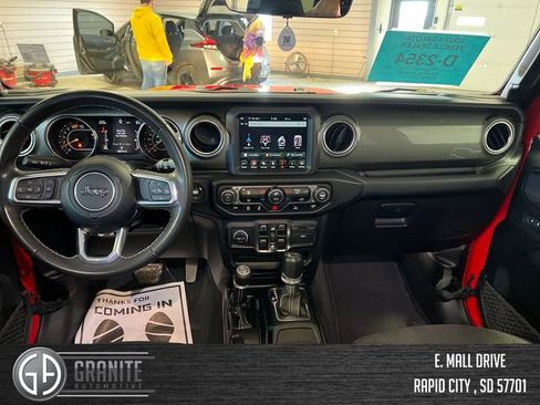 Used 2023 Jeep Wrangler Unlimited Sahara AWD/4WD image 12