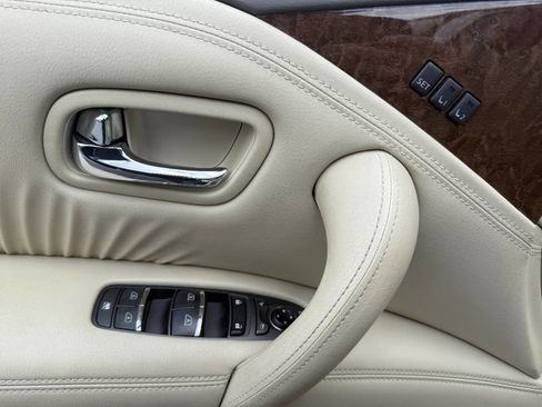 Used 2015 INFINITI QX80 Luxe w/ 22" Wheel Package image 16