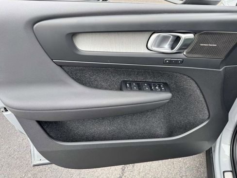 Used 2025 Volvo XC40 B5 Ultra w/ Protection Package Premier image 14