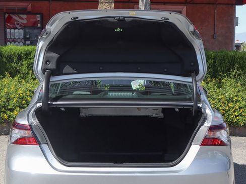 Used 2021 Toyota Camry LE image 8