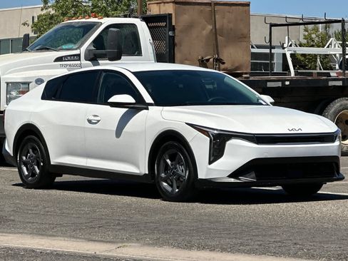Used 2025 Kia K4 FWD image 9