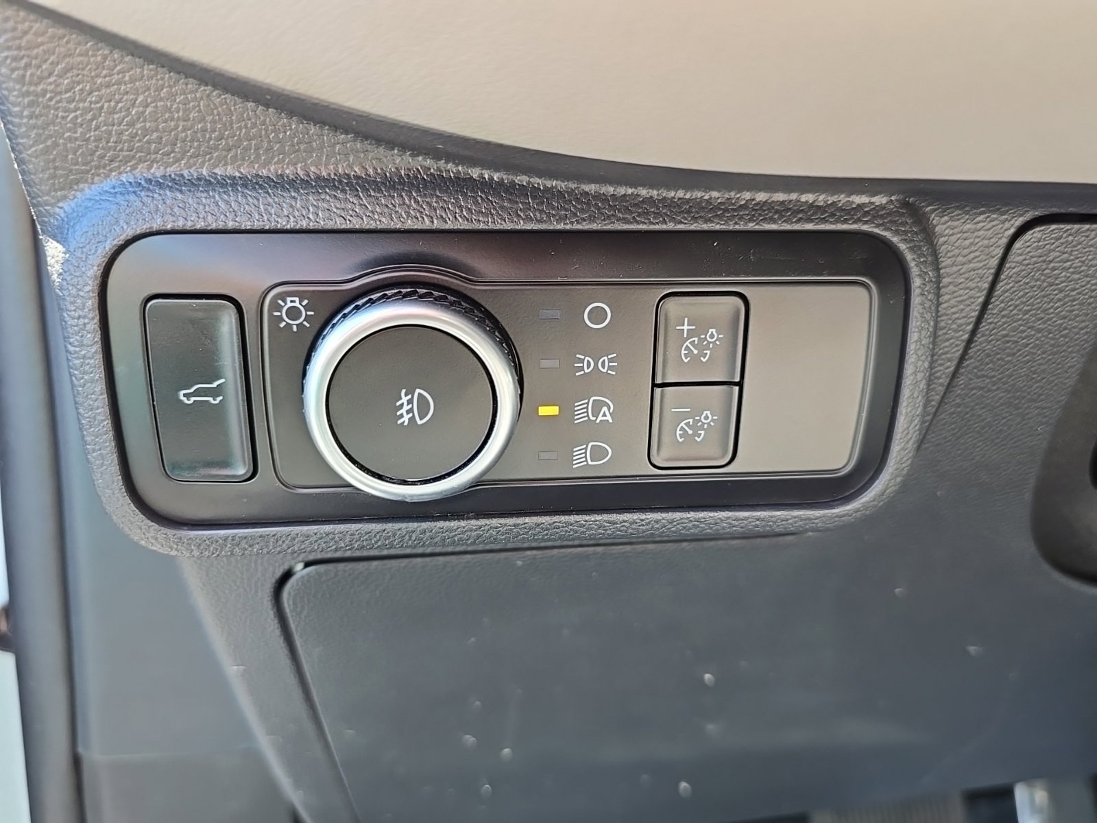 Used 2025 Ford Explorer Active w/ Active Comfort Package AWD/4WD image 19