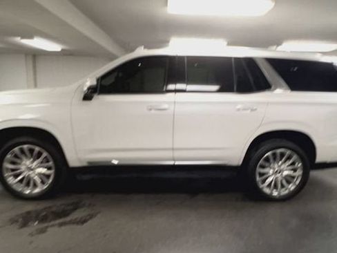 Used 2023 Cadillac Escalade Premium Luxury AWD/4WD image 5