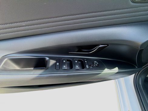 Used 2025 Hyundai Elantra Sport FWD image 15