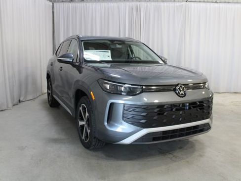 New 2026 Volkswagen Tiguan SE AWD/4WD image 37
