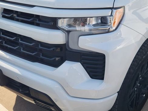 Used 2025 Chevrolet Silverado 1500 RST AWD/4WD image 8