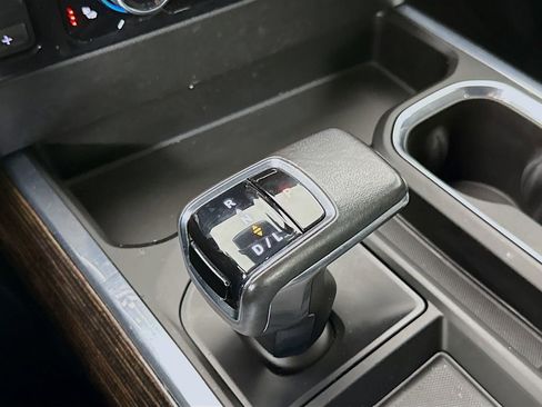 Used 2022 GMC Sierra 1500 Elevation w/ Preferred Package image 17