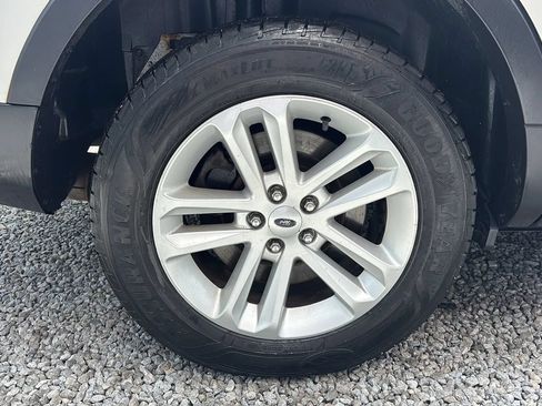 Used 2014 Ford Explorer XLT w/ Equipment Group 202A AWD/4WD image 7