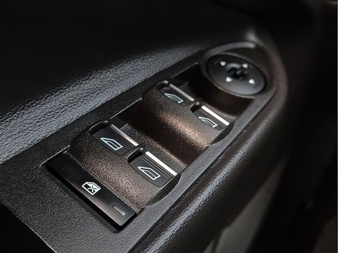Used 2017 Ford Escape SE w/ Equipment Group 201A FWD image 16