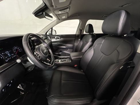 Used 2023 Kia Sorento EX AWD/4WD image 13