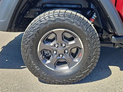 Used 2021 Jeep Gladiator Rubicon AWD/4WD image 9