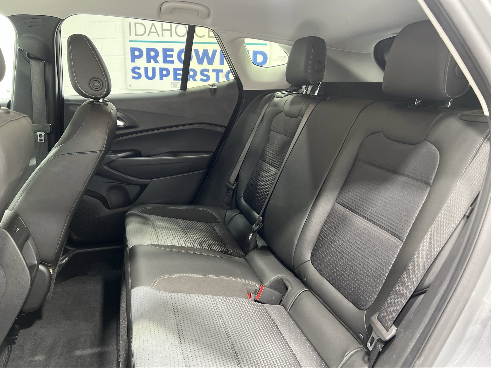 Used 2025 Chevrolet Trax LT w/ LT Convenience Package FWD image 21