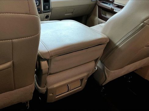 Used 2018 RAM 1500 Laramie image 12