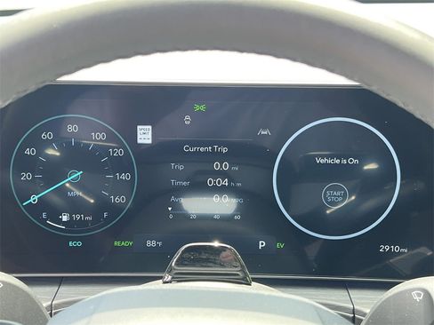 Used 2024 Hyundai Santa Fe Limited image 31