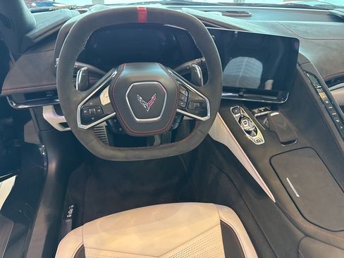 Used 2023 Chevrolet Corvette Stingray Premium Conv w/ Z51 Performance Package image 21