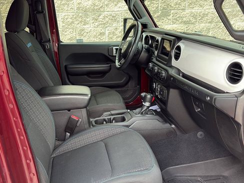 Used 2021 Jeep Wrangler Unlimited Sport AWD/4WD image 22