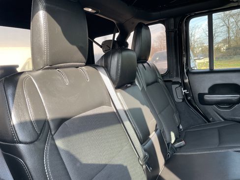 Used 2020 Jeep Wrangler Unlimited Sport image 18