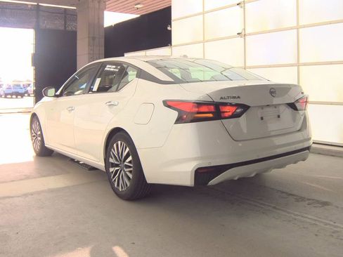 Used 2024 Nissan Altima 2.5 SV image 6